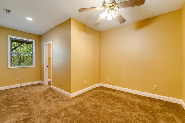 Building Photo - 651 Chalk Hill Rd