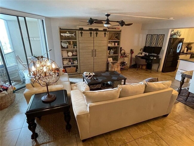 Building Photo - TURNKEY FURNISHED WATERFRONT RENTAL – Live the Island Life on Siesta Key