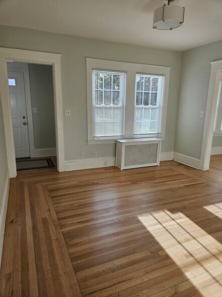Building Photo - 15A Starkey Ave