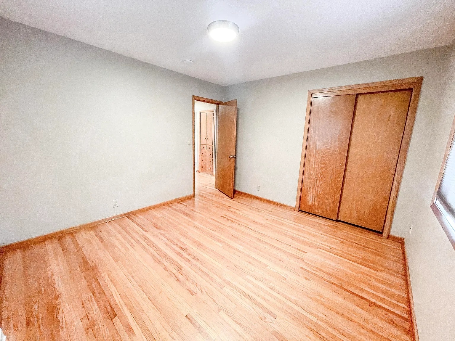 Building Photo - 811 7th St