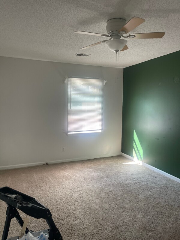 Building Photo - 11 Crescent Ln