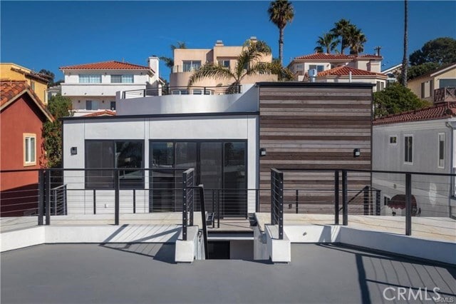 Building Photo - 716 N Juanita Ave
