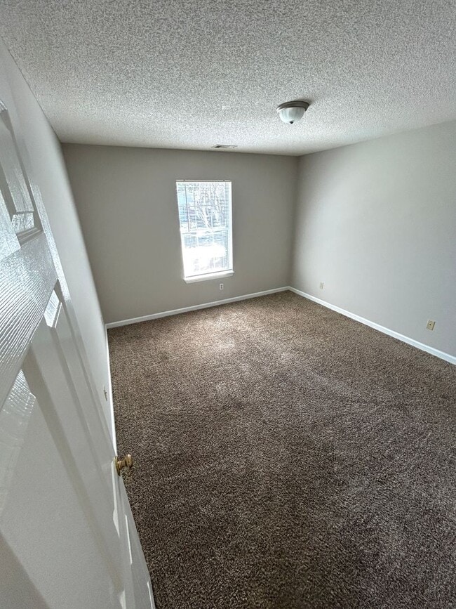 Building Photo - 28 Chatham St