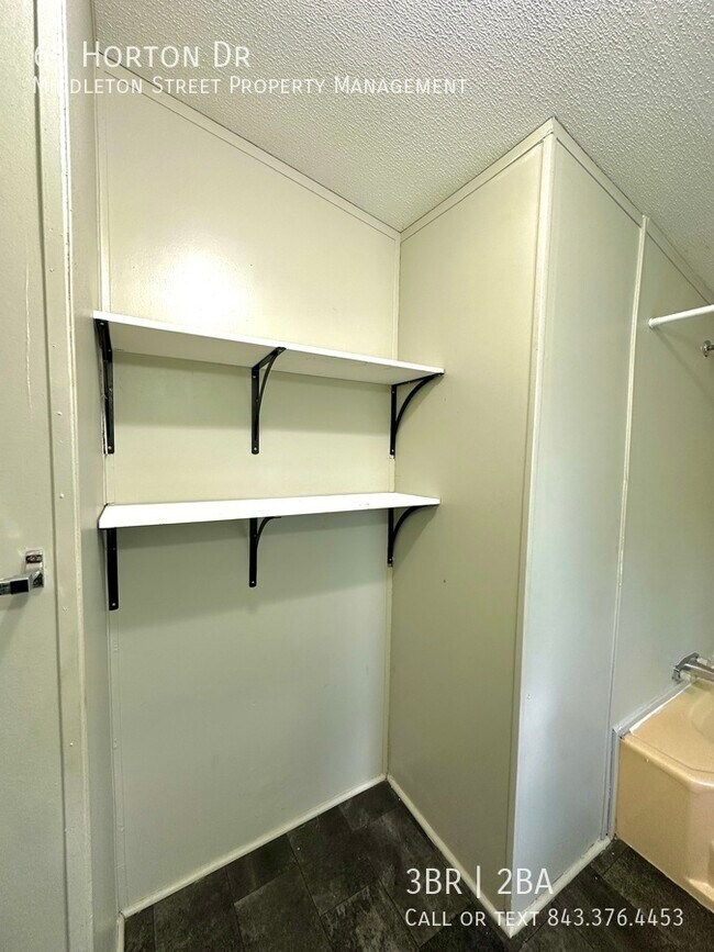 Building Photo - 60 Horton Rd