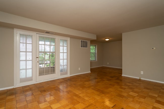 Finian #39 s Court Apartments 7742 Finns Ln Lanham MD 20706 Apartment Finian #39 s Court Apartments 7742 Finns Ln Lanham MD 20706 Apartment