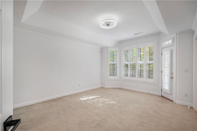 Building Photo - 3405 Regent Pl SW