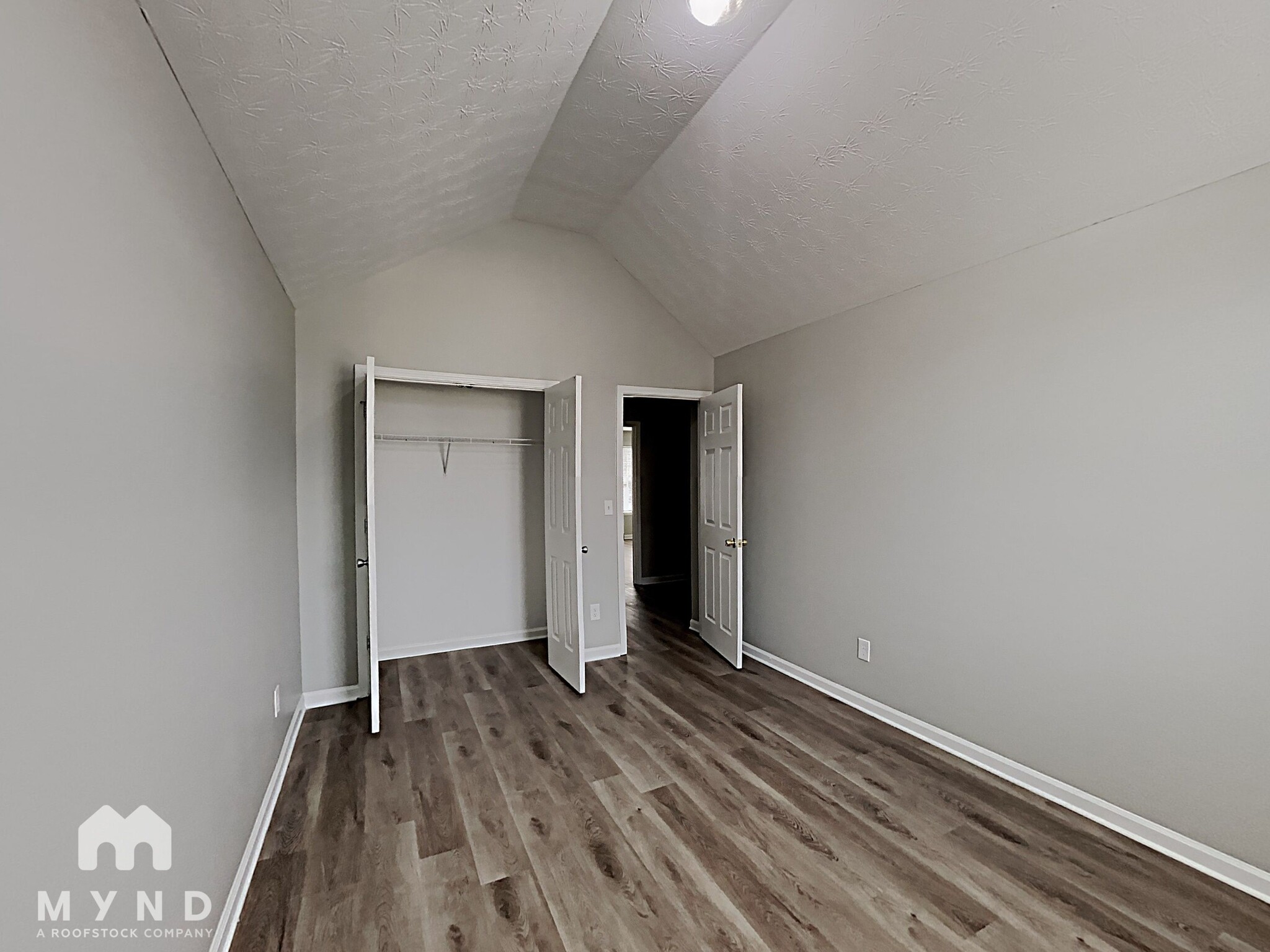 Building Photo - 2892 Two Lakes Cir