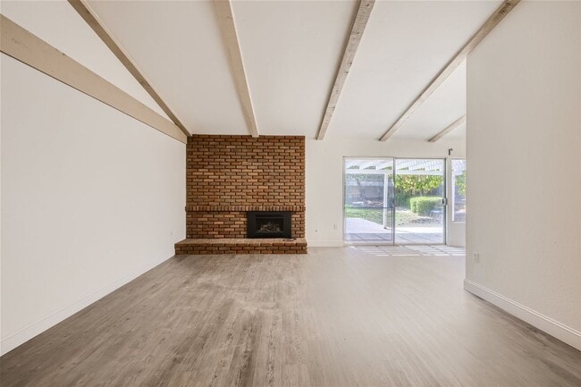 Building Photo - 3 Bedroom 2 Bath Single story Carlsbad hom...