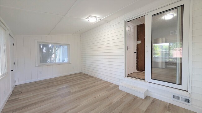 Building Photo - 9716 Lilly Jean Dr