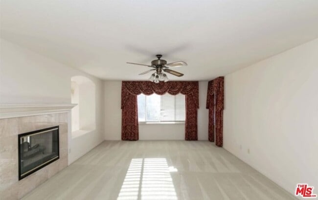 Building Photo - 1841 S Floyd Ct