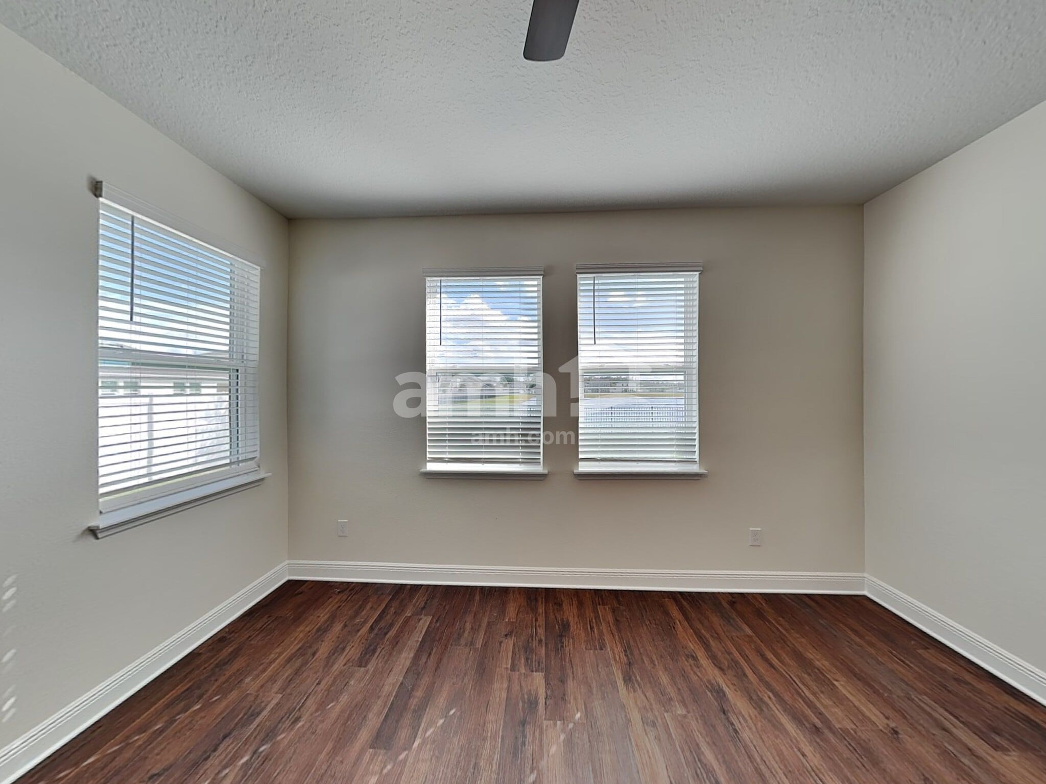 Building Photo - 1259 Sky Lks Dr