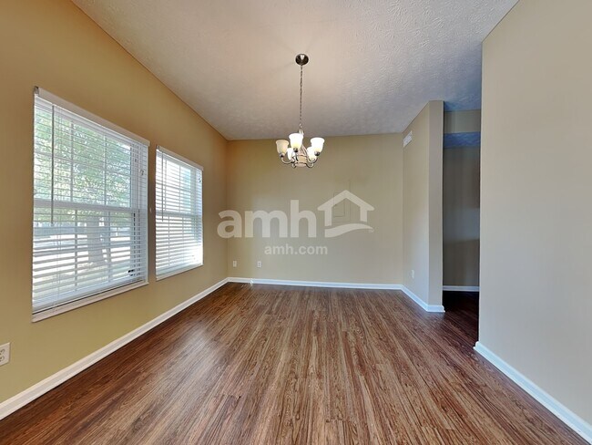 Building Photo - 1115 Sunset Dr