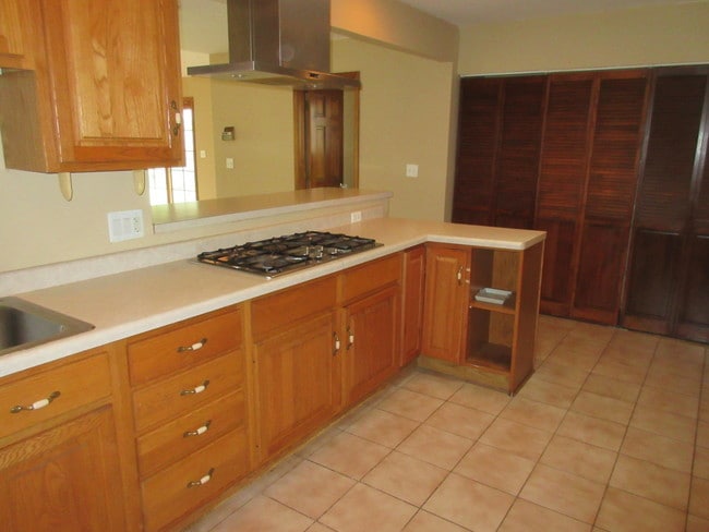 Building Photo - 7944 Sherwood Cir N