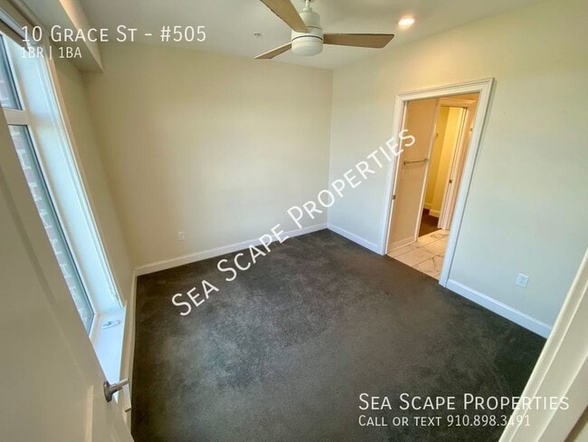 Building Photo - Apartment with Waterview in Downtown Wilmi...
