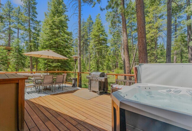Building Photo - SKI LEASE: Hot Tub, Pet Friendly, Wood Stove