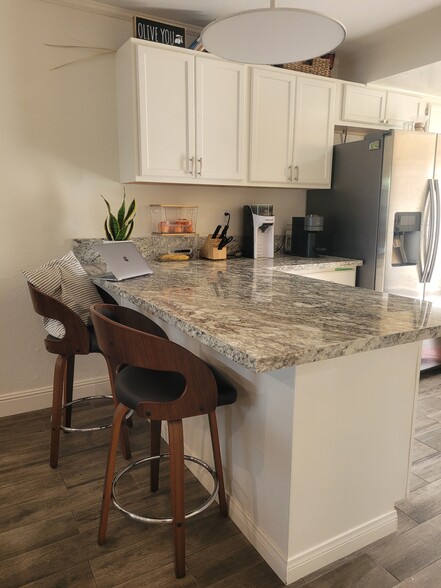 Building Photo - 542 N Shelton St