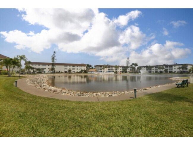 Building Photo - Newly listed Gulf Winds East condo