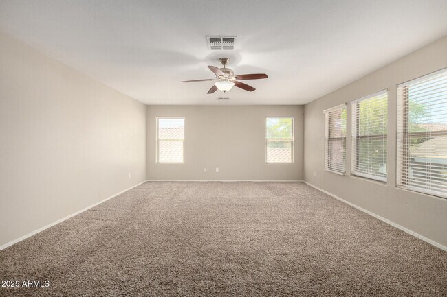 Building Photo - 4122 E Palm Beach Dr