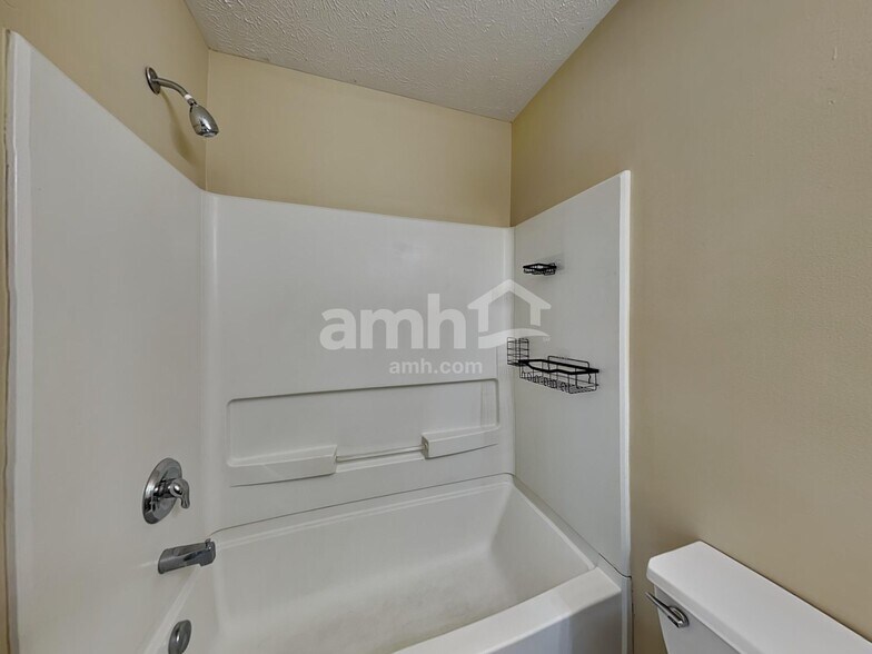 Building Photo - 8103 Chesterhill Ln