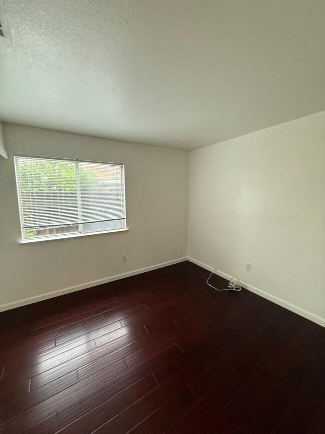 Building Photo - Travis School Distrcit