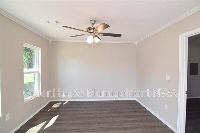 Building Photo - 117 E Veterans Pkwy