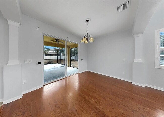 Building Photo - 17423 New Cross Cir