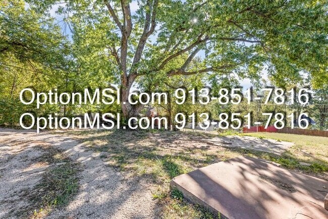 Building Photo - Move-in Ready!