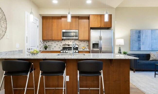 Building Photo - 2001 Lincoln St