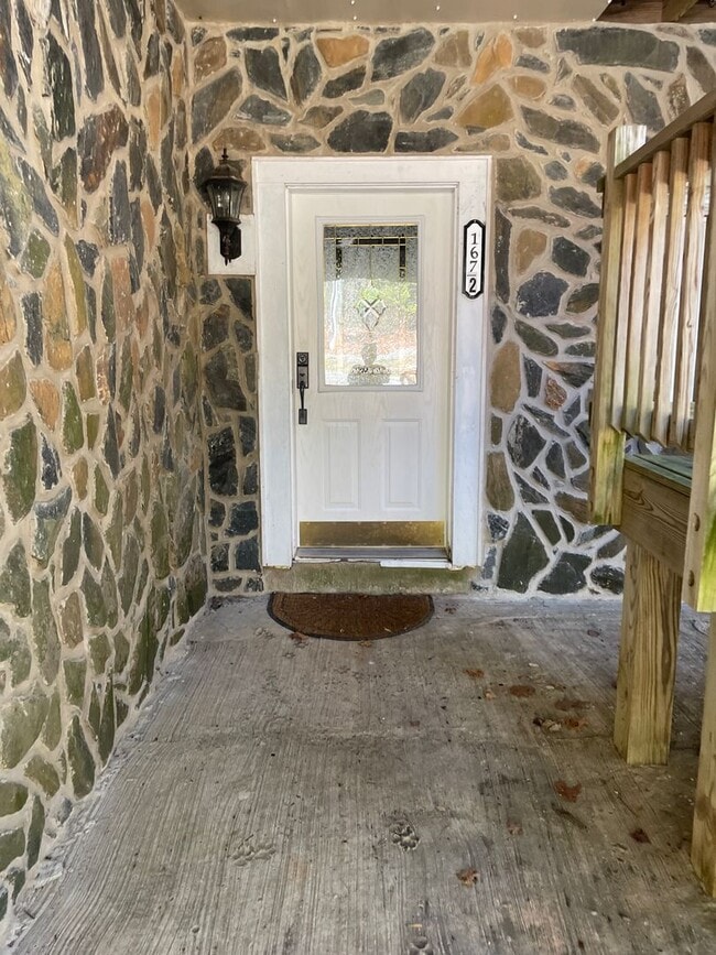 Building Photo - 167 Wagon Wheel Ln