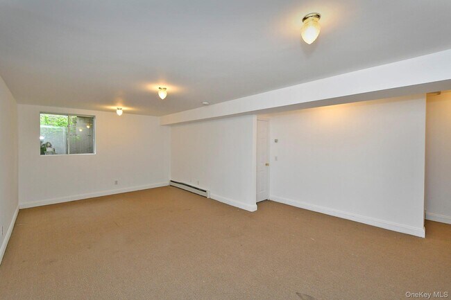 Building Photo - 21 Marwood Rd S