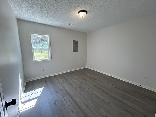 Building Photo - 1154 S Washington Ave