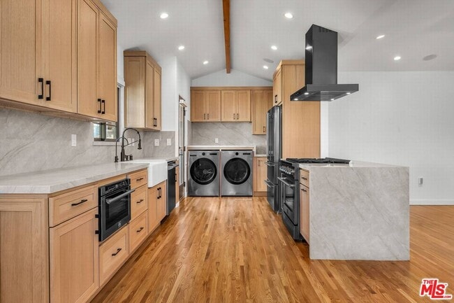 Building Photo - 920 Spaulding Ave