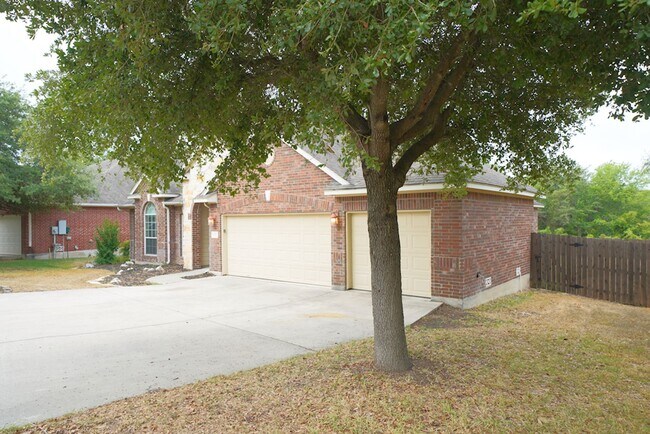 Building Photo - Beautiful Home Now Available in the Covete...