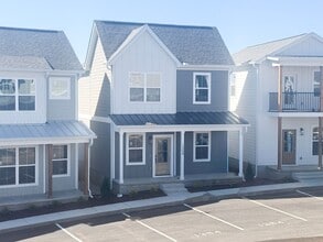 Building Photo - Spacious 4-Bedroom Townhome at Highbury + Summer Special