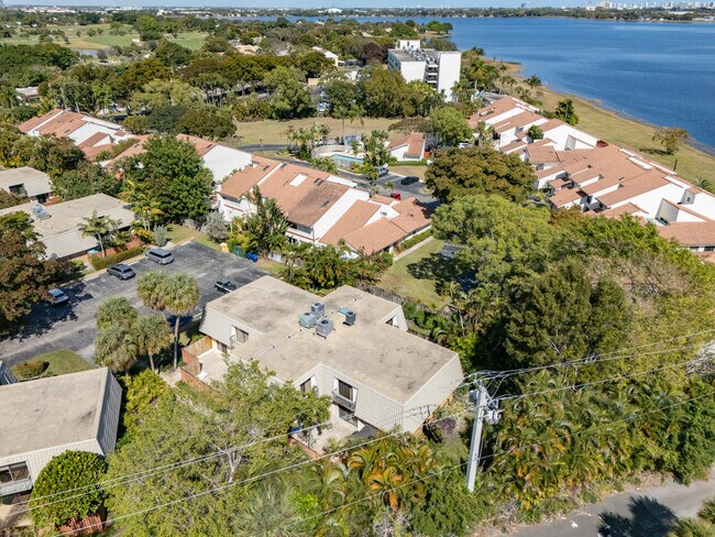 Building Photo - 1700 Embassy Dr