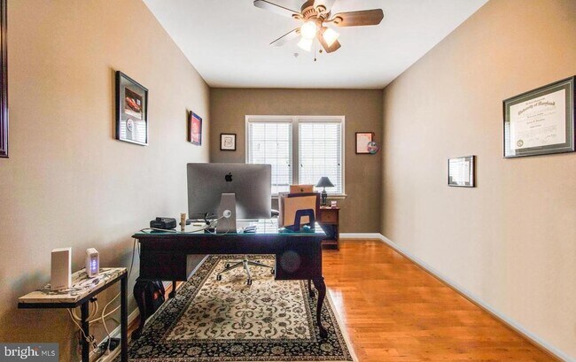 Building Photo - 913 Pleasant Dr