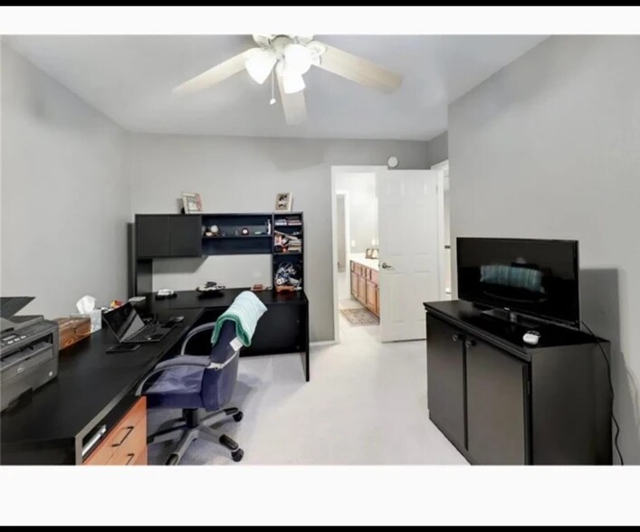 Building Photo - 2251 Shark Loop