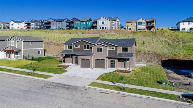 Building Photo - New South Hills Duplex Stunner!