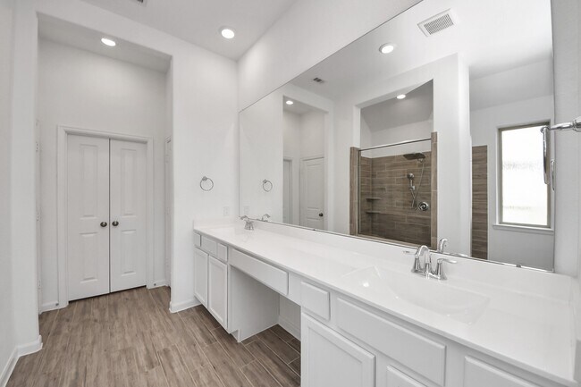 Building Photo - 17770 Misty Brk Ln