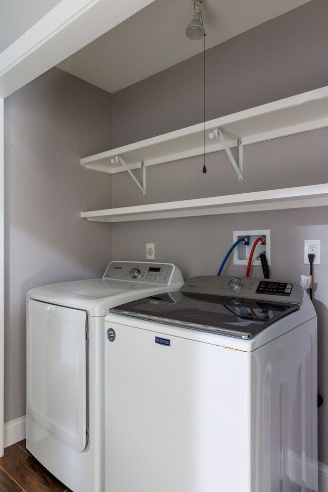 Building Photo - 15818 Val Vista Dr