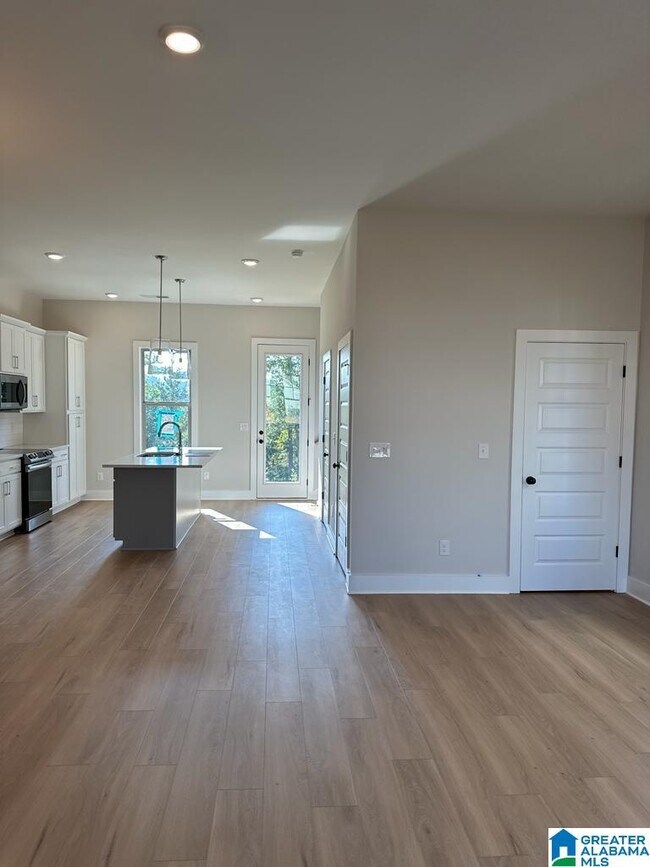 Building Photo - 4882 Silas Ave