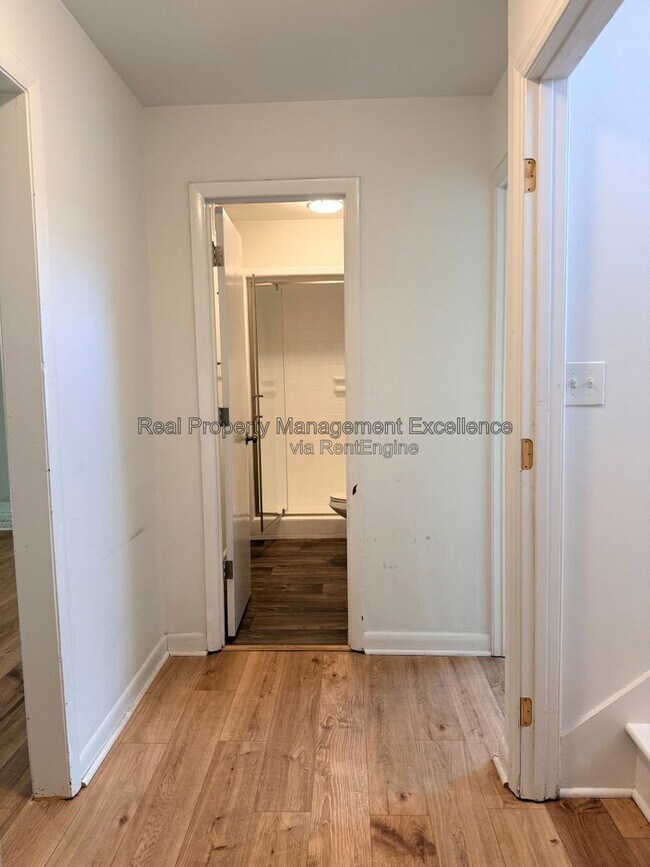 Building Photo - 108 Hassell Ct