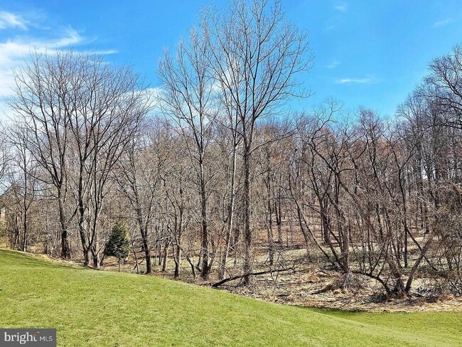 Building Photo - 3400 Oak W Dr