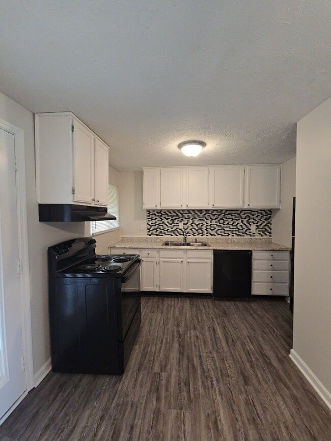 Building Photo - 5612 Harshmanville Rd