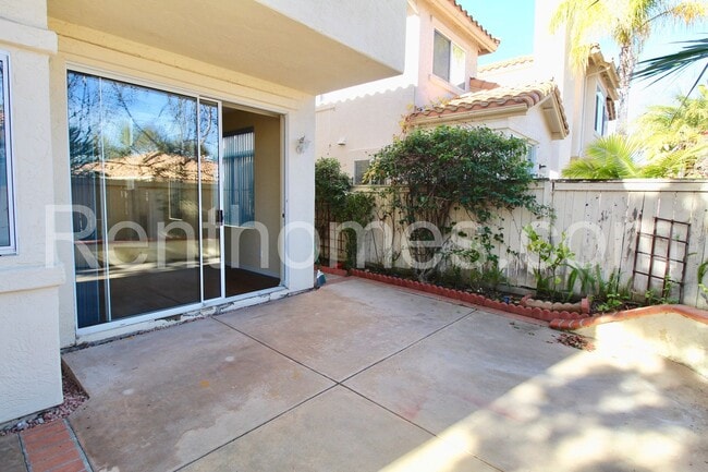 Building Photo - Scripps Ranch, 11073 Caminito Encanto, AC,...