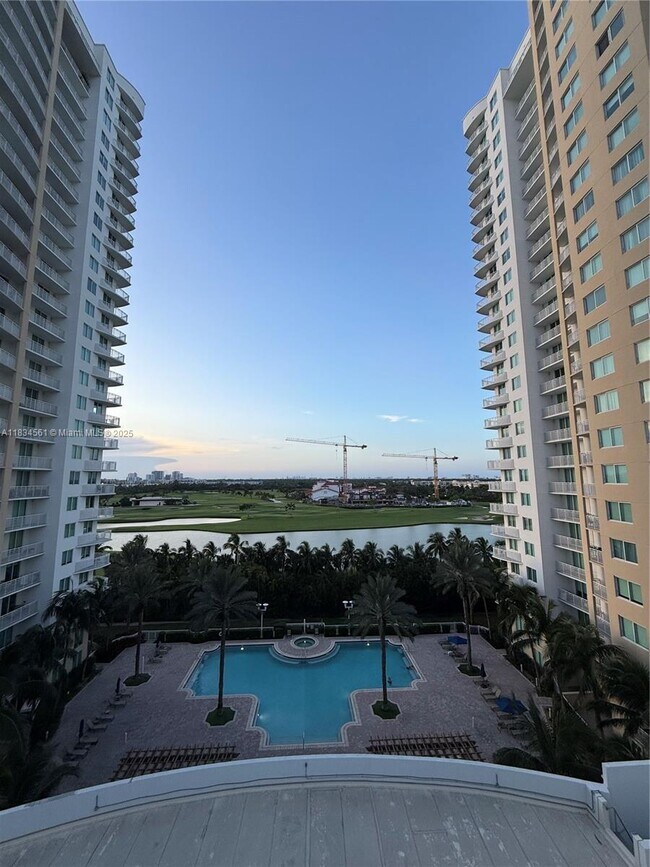 Building Photo - 1745 E Hallandale Beach Blvd