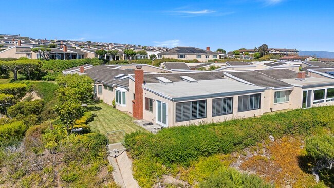 Building Photo - Stunning *VIEW* home for rent in desirable...
