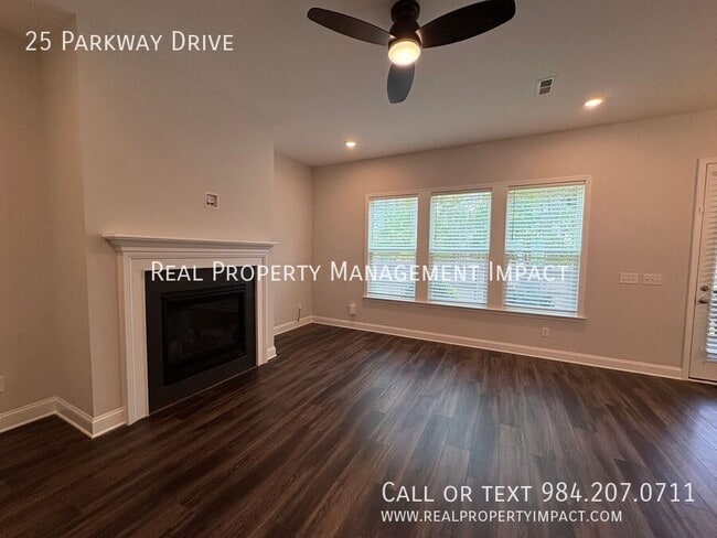 Building Photo - 25 Parkway Dr