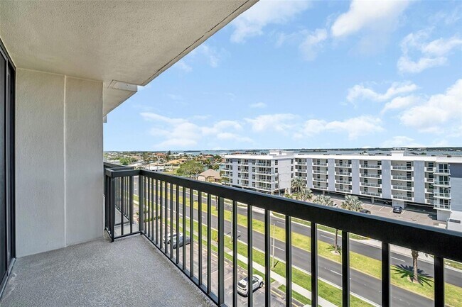 Building Photo - 400 Island Way