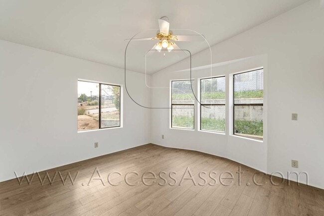 Building Photo - Private 3 Bed /2 Bath Home With Scenic Views In Lake Elsinore!